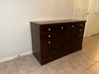 Ethan Allen Vintage Old Tavern Antiqued Pine Dresser – Solid Wood