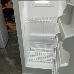 FRIGIDAIRE Freezer 