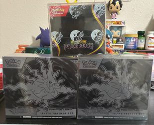 Pokemon: Pokemon Center Pitch Black ETBs