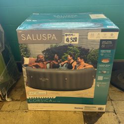 Saluspa Hot Tub
