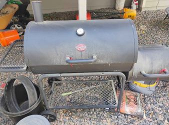 Chargriller Smoker