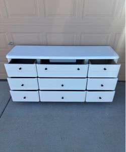 White 9 Drawers