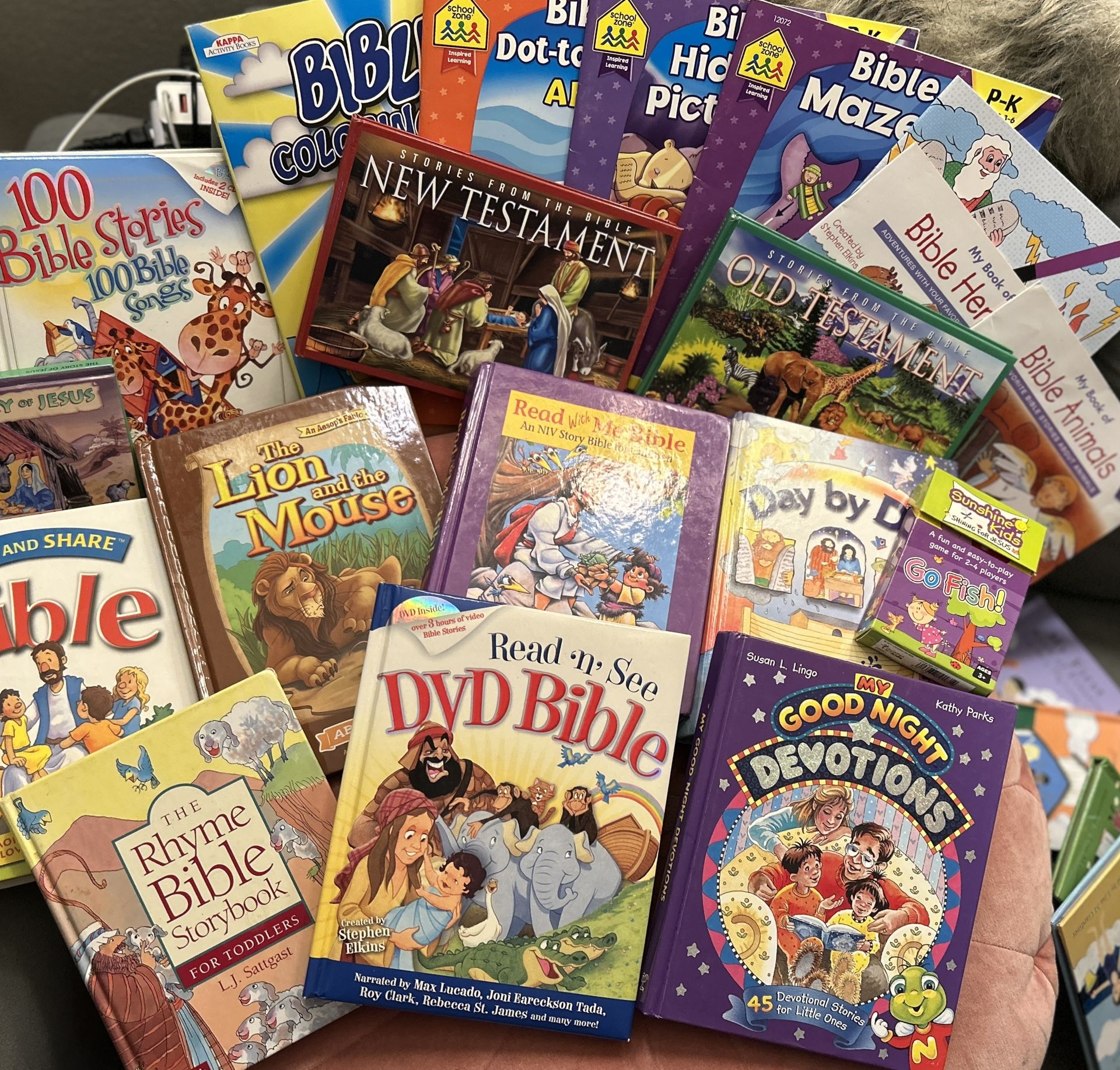 HUGE LOT OF CHILDREN CHRISTIAN/BIBLE COLLECTION