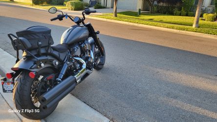 2022 Indian Chief Bobber Dark Horse