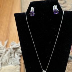 Diamond And  Emthust purple Stone  In White Gold Pendent Earing Set.