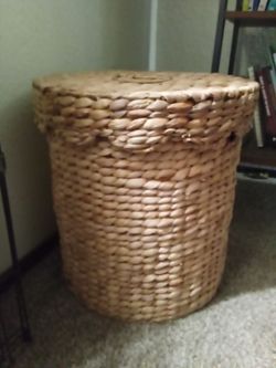 One Woven Water Hyacinth Hamper with Lid
