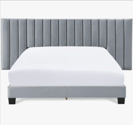 💲$99 – Finch James Gramercy Queen Velvet Platform Bed – Brand New in Box ✨