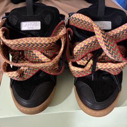 Lavin Black Leather Curb 