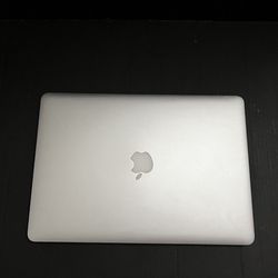 MacBook Air 138GB 13 Inch screen