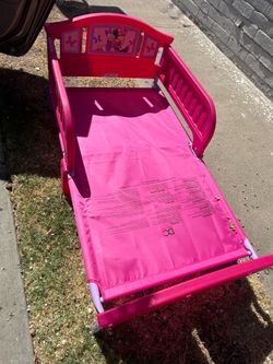 Minnie Mouse toddler bed