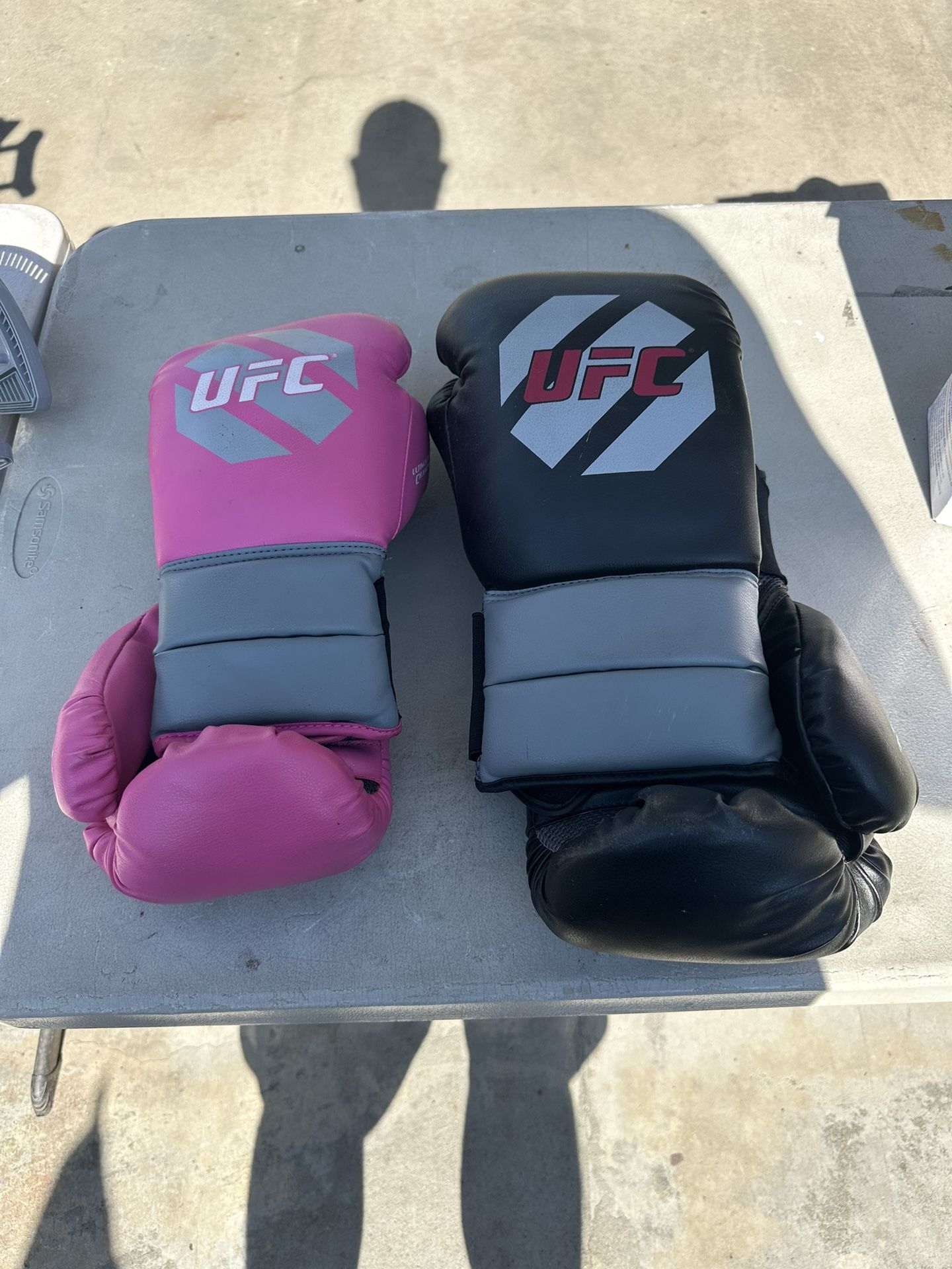 UFC men’s And Women’s Boxing Gloves