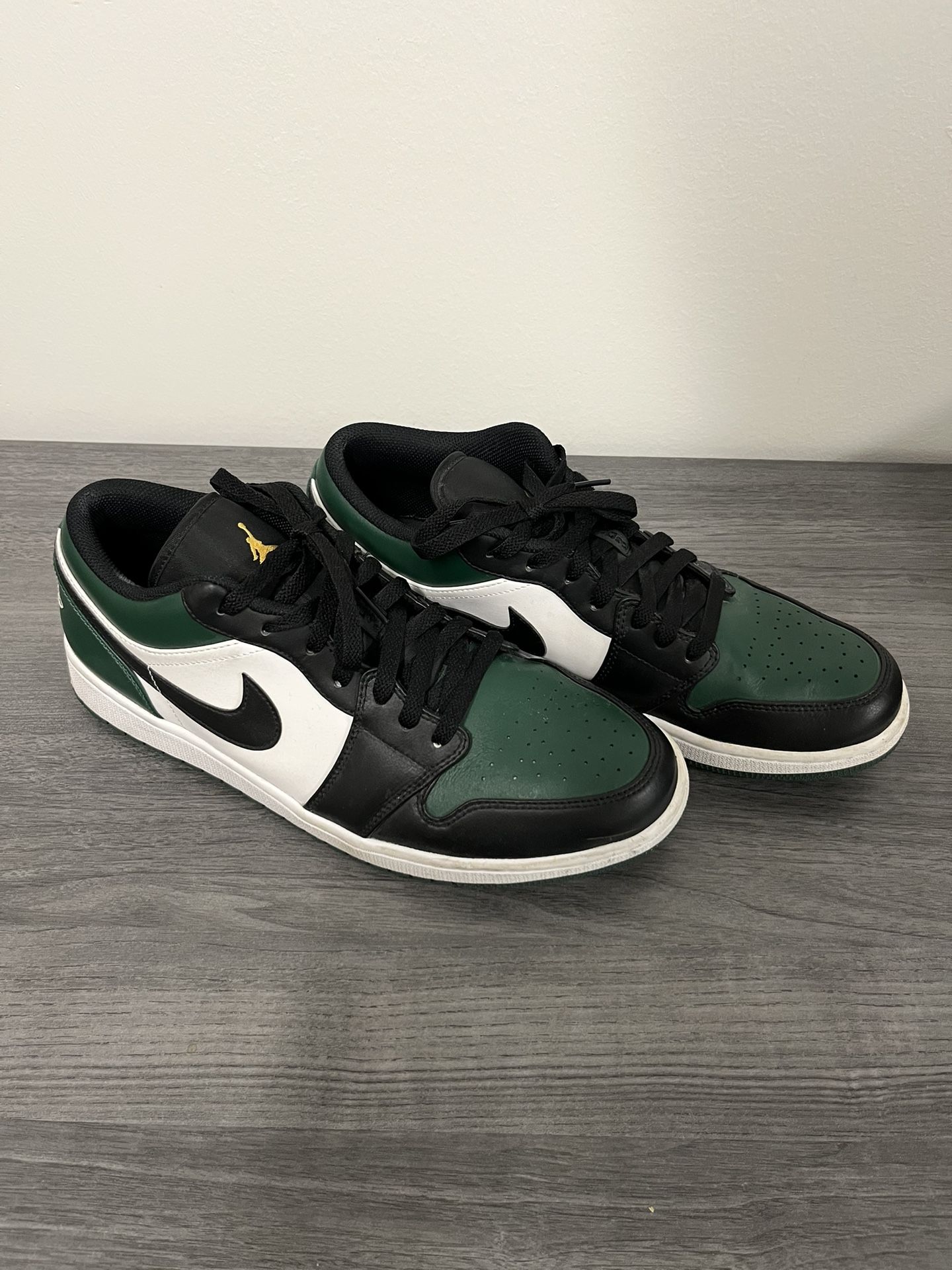 Nike Air Jordan 1 Retro Low Green Toe, 553558-371, Size 12.5