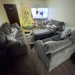 4 Piece Couch Set w/ Pullout Bed & Ottoman