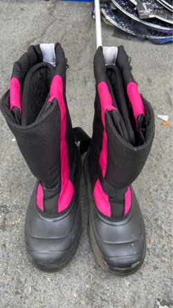 Snow boots