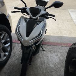 MOTORCYCLE 2022 /VITA
