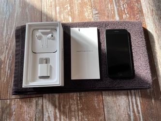 iPhone SE - 64GB - BRAND NEW