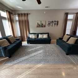 Ashley Furniture | LIVING ROOM SET 