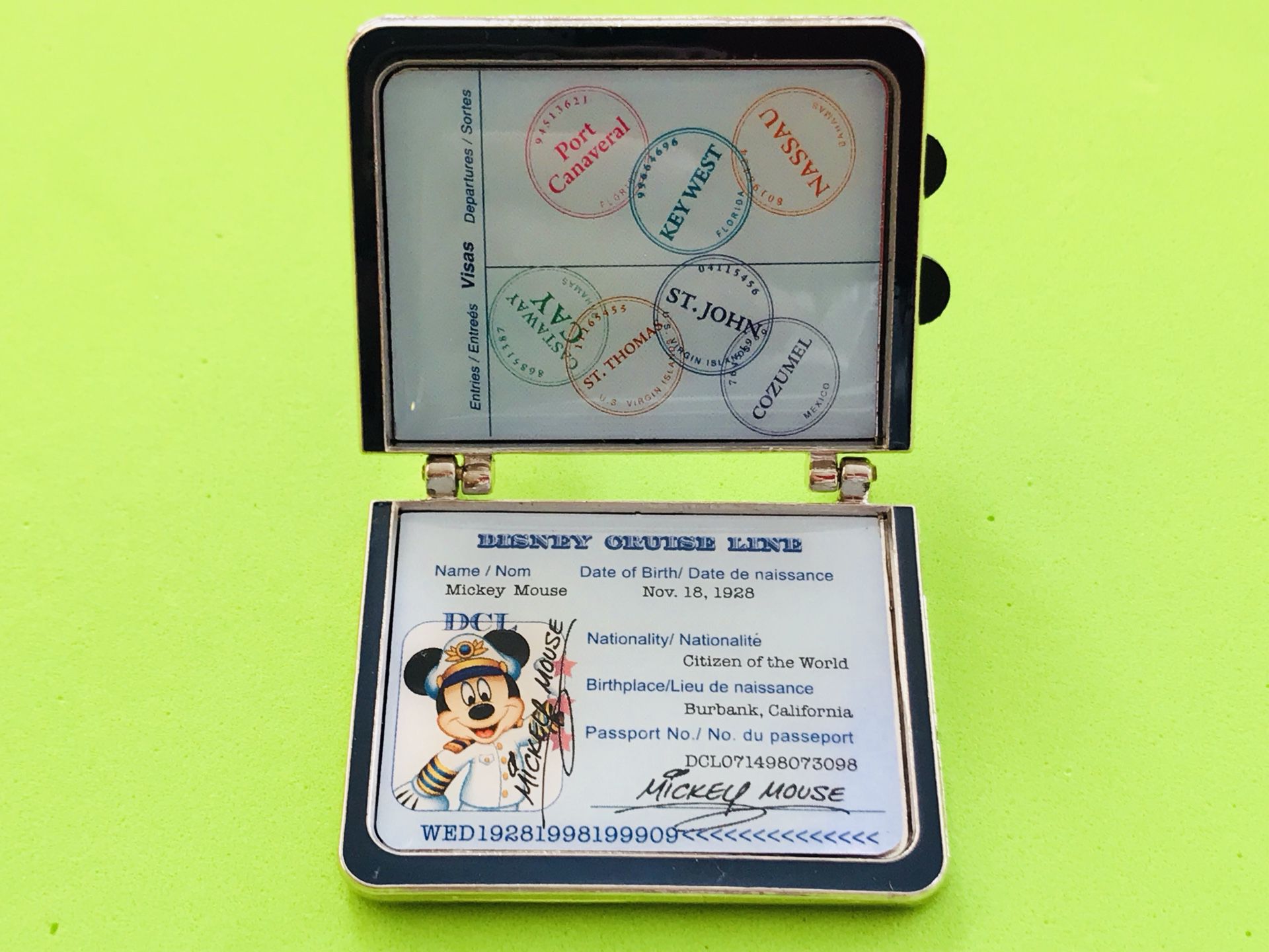 Disney Mickey Passport Pin