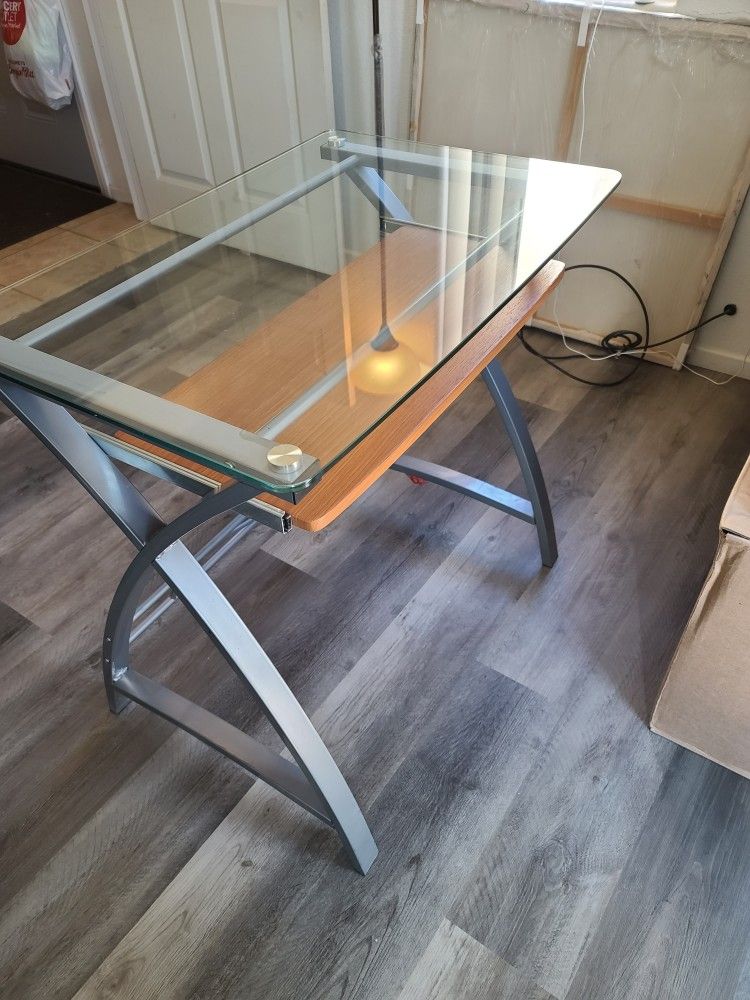 Glass Desk / Escritorio Vidrio