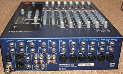 Yamaha MG 12/4 Audio Mixing Console