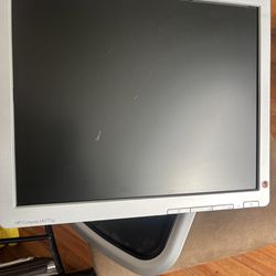 HP MONITOR GOOD CONDITION 