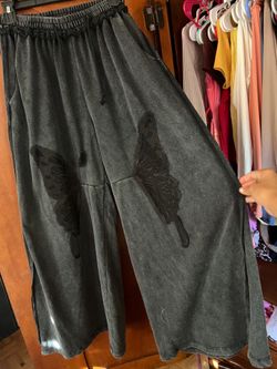 Extra Wide leg pants🦋