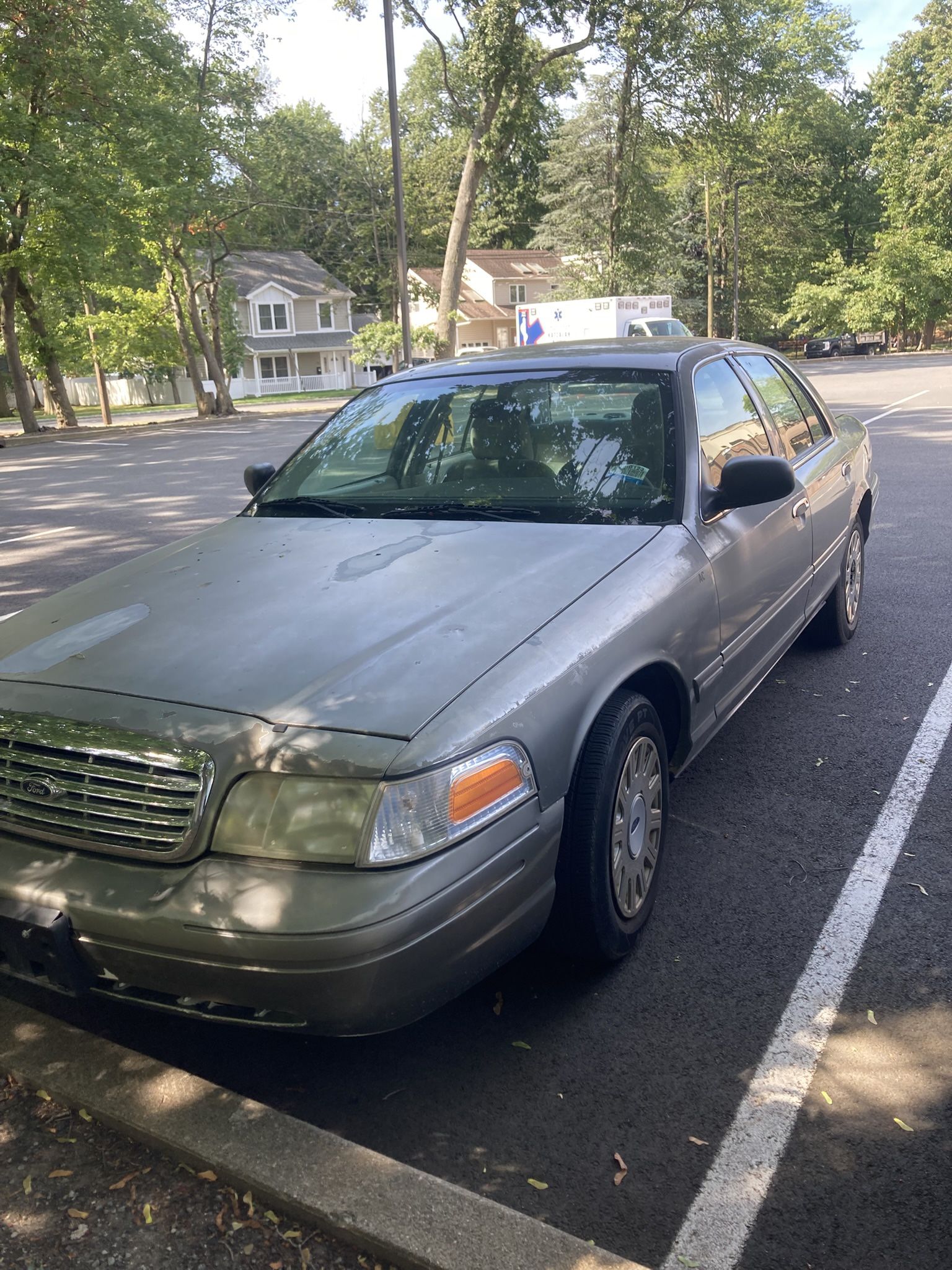 2004 Ford Crown Victoria