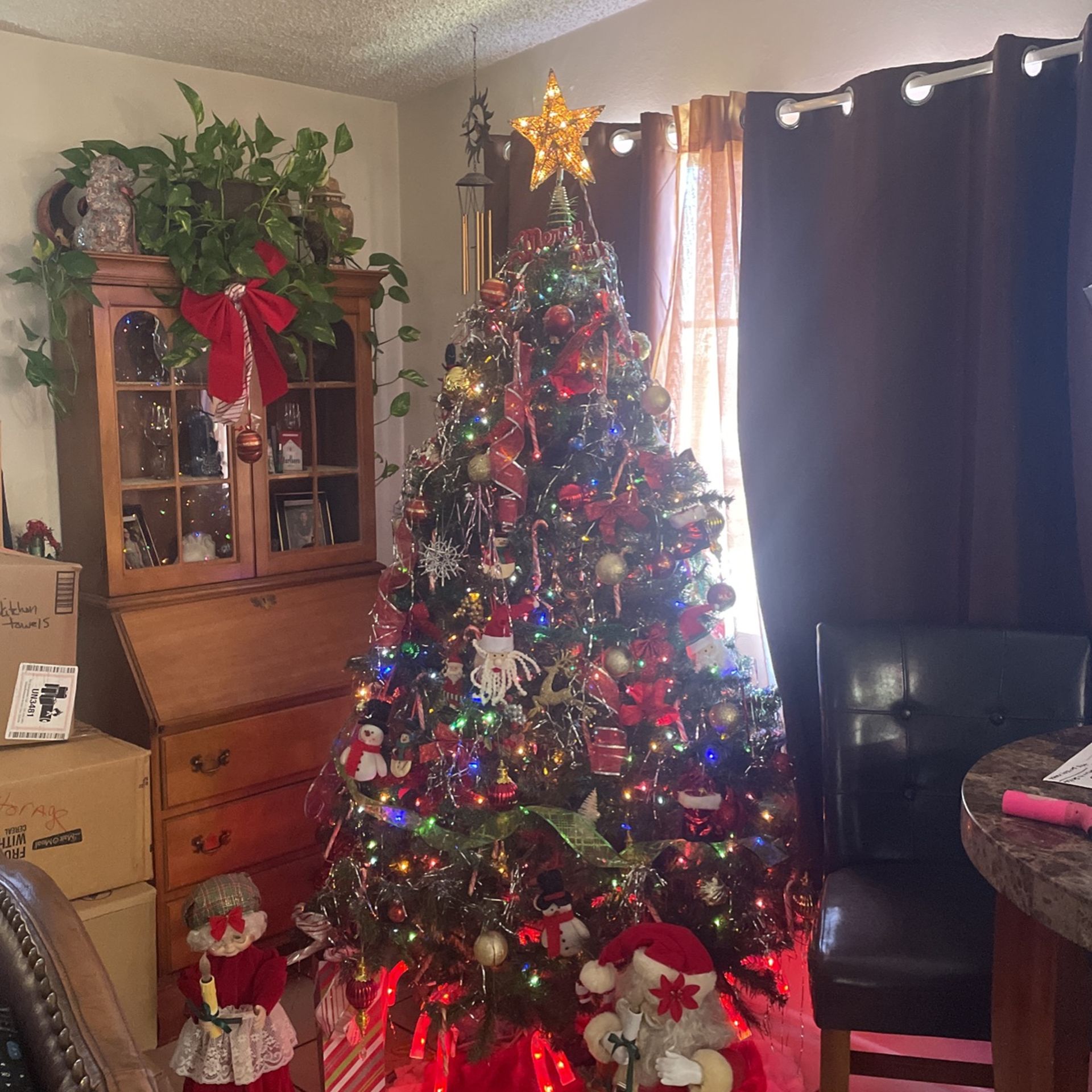 Fully Decorated Christmas Tree for Sale in Twentynine Palms, CA - OfferUp