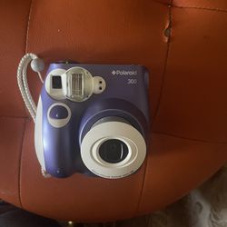 NEW POLAROID 300 INSTANT CAMERA TESTED WORKS 