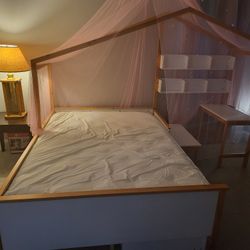 Canopy Bed W/ Drawer & Desk
