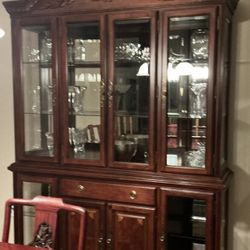 Vintage Drexel Heritage China Cabinet Lighted