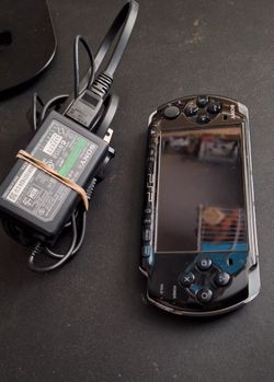 Black Sony Psp Slim ( read the description)