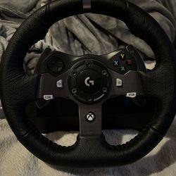 Logitech G920 Racing Sim Wheel + G Driving Force Shifter