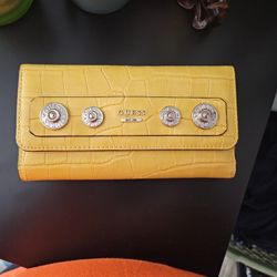 Guess Wallet