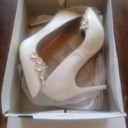 Lauren Conrad Women's Heels Size 9.5, Like New In Box