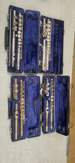 4 Flutes with cases flute