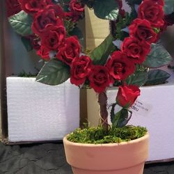 Red Rose Heart Topia