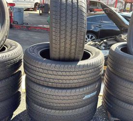275 55 20 Roadian Set of 4 Used Like New Condition