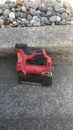 Milwaukee pin nailers GA18