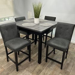 Bar Height Table & Chairs