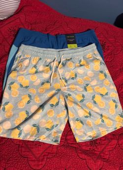 2 Man Shorts