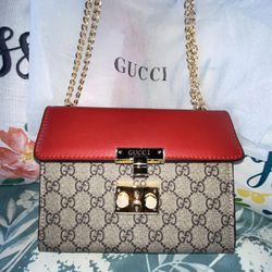 Woman Shoulders Purse 