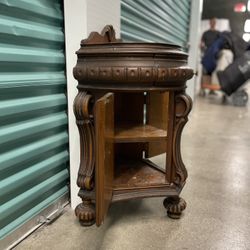 VINTAGE SOLID WOOD ENTRY TABLE 