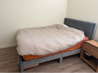 Queen size bed frame Queen size bed frame