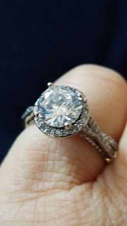 Gorgeous WOMAN'S round cut wedding engagement promises ring size 7