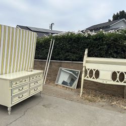 Full Bed Bedroom Set. 