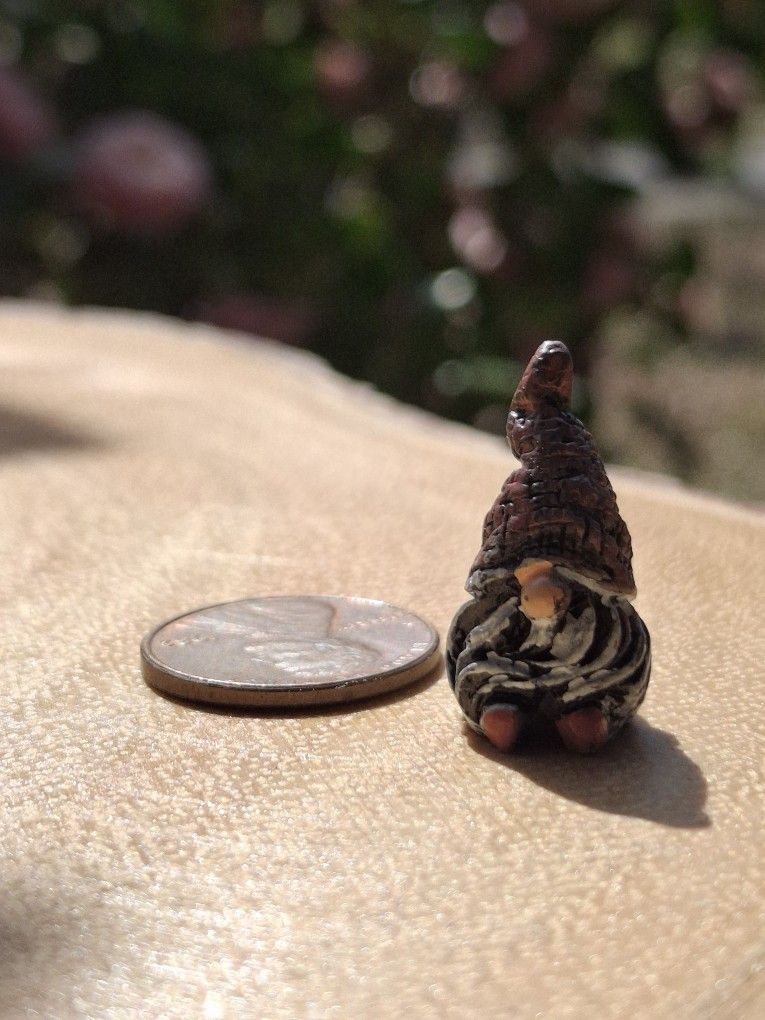 Micro Mini Red Hat Dollhouse Gnome Statue