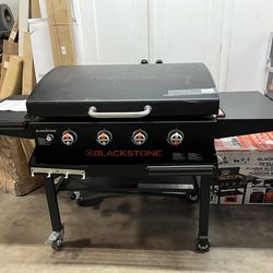 Blackstone 36” Griddle with Hood & Side Shelf