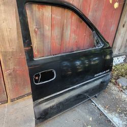 Passenger Side Door Off 2005 Cadillac Escalade 