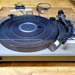Technics SL-23 turntable for sale.